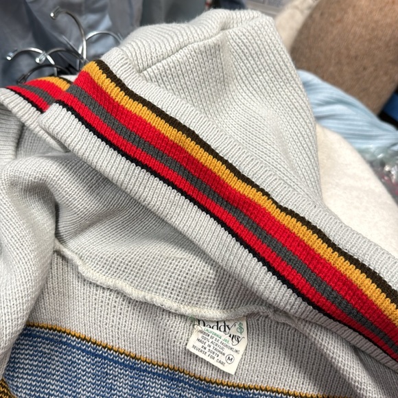 M017 // Fab Vintage Hoodie Cardigan - Aztec Inspired // M - Picture 3 of 4